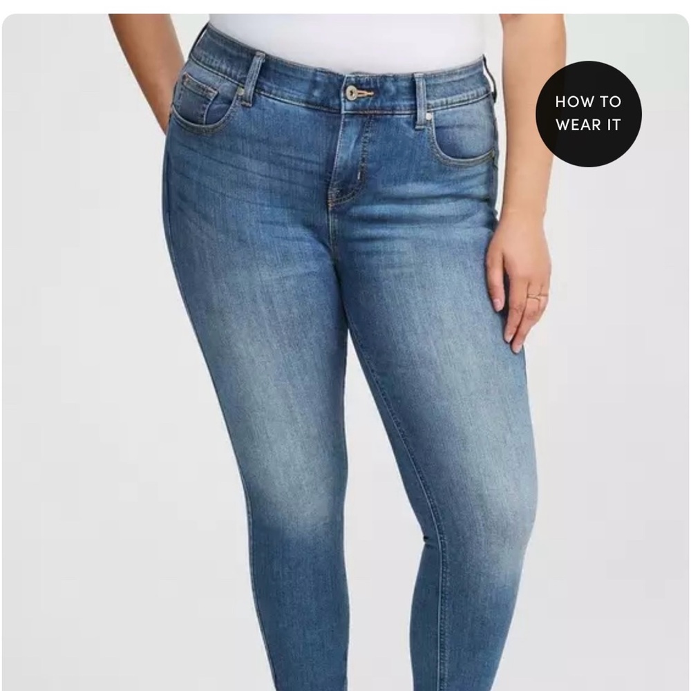 NWT- Torrid Bombshell Premium Stretch Women's Jeans 20 Short